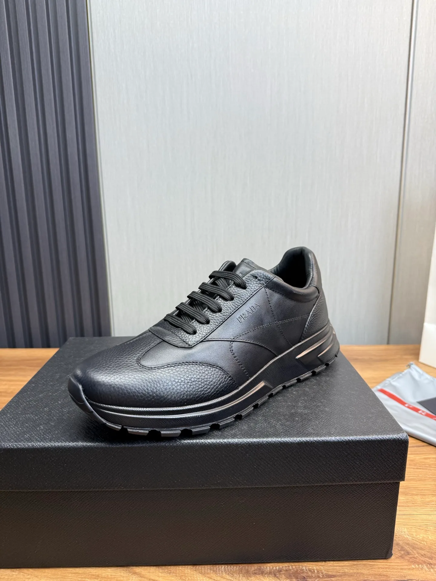 Men's shoes 💰800💰 [PRADA] Men's shoes are popular in the counter, official website is synchronized, 1 high-quality shipment ✔️Original cowhide + cowhide lining, 1🆚1 replica, original sole, 38-45 (38.45 custom-made, non-returnable)